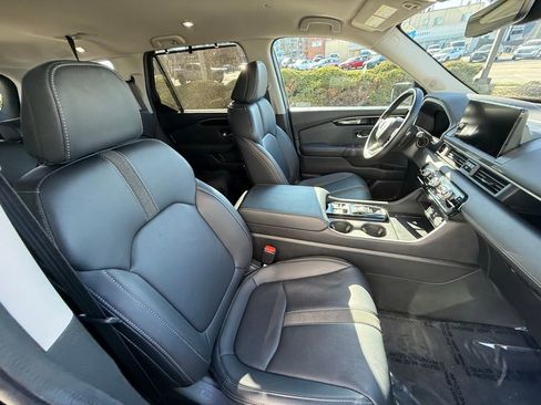 Used 2025 Honda Pilot EX-L image 43