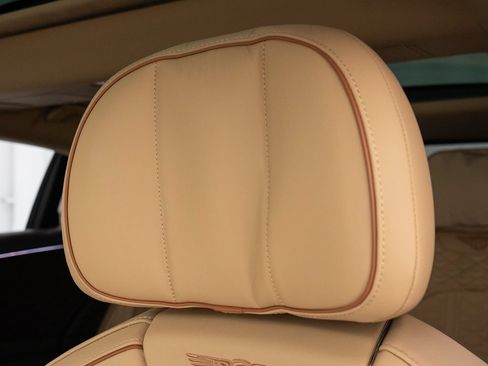 Used 2025 Bentley Flying Spur Plug-In Hybrid AWD/4WD image 17