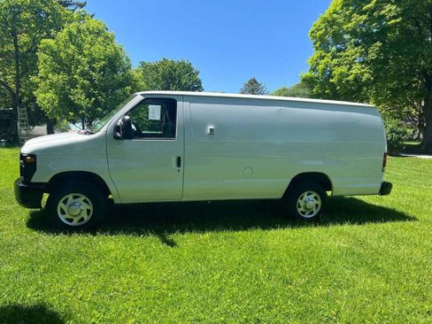 Used 2014 Ford E-250 and Econoline 250 Extended w/ Commercial Cargo Van Package image 2