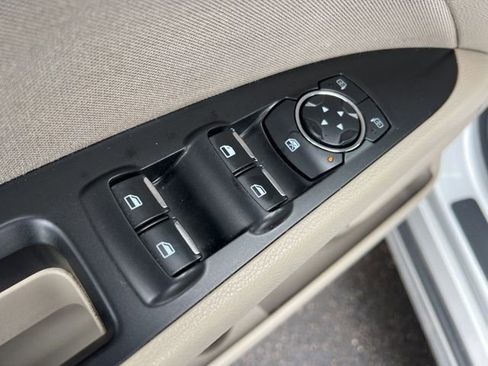 Used 2017 Ford Fusion SE image 26