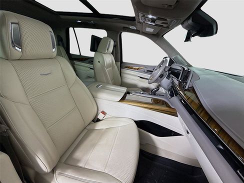 Used 2021 Cadillac Escalade Premium Luxury Platinum w/ Heavy-Duty Trailer Package image 24