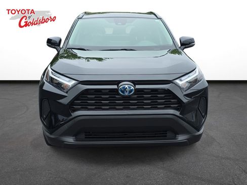 Used 2024 Toyota RAV4 XLE AWD/4WD image 2