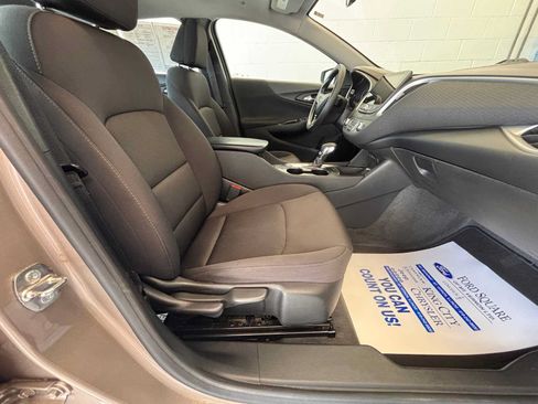 Used 2023 Chevrolet Malibu LT FWD image 13