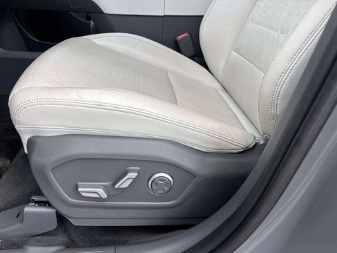 Used 2024 Hyundai Santa Fe Limited AWD/4WD image 12