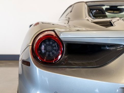 Used 2017 Ferrari 488 Spider image 38