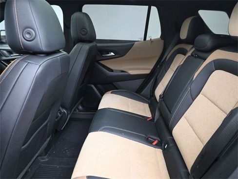 Used 2025 Chevrolet Equinox ACTIV w/ Safety and Technology Package image 20