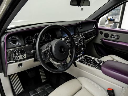 Used 2022 Rolls-Royce Cullinan Black Badge AWD/4WD image 6