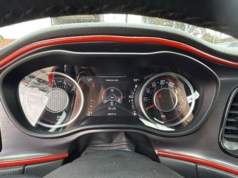 Used 2016 Dodge Challenger R/T image 27