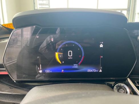 Used 2024 Chevrolet Trax RS w/ Sunroof Package image 20