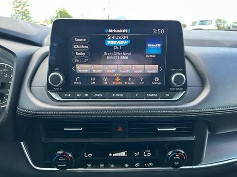 Used 2024 Nissan Rogue SV AWD/4WD image 15