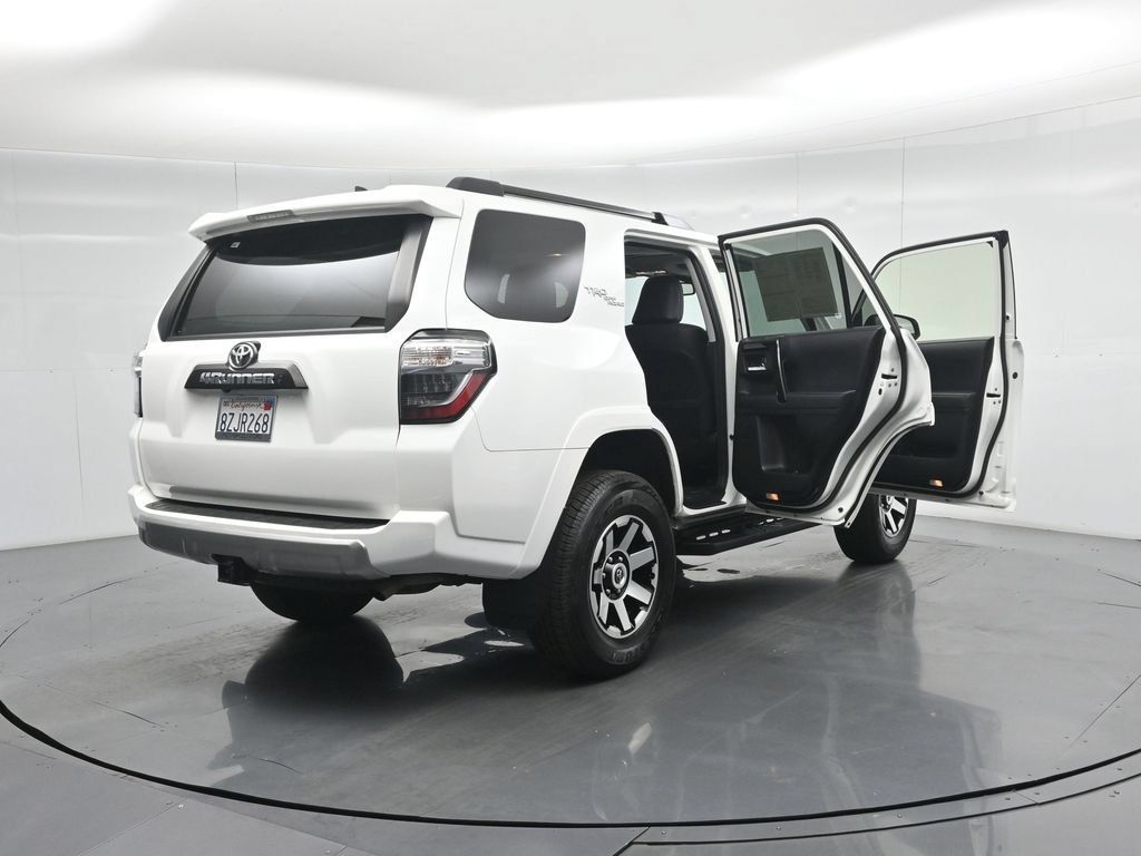 Used 2022 Toyota 4Runner TRD Off-Road Premium AWD/4WD image 6