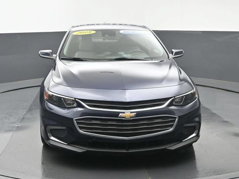 Used 2018 Chevrolet Malibu LT w/ Leather Package FWD image 5