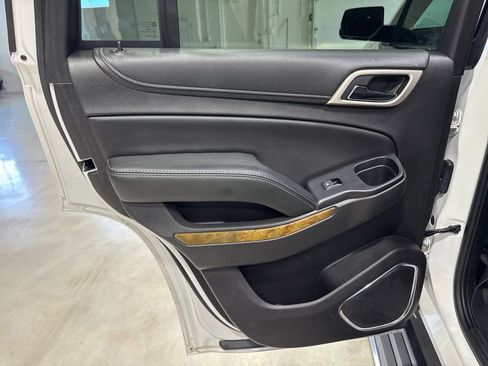 Used 2017 GMC Yukon Denali AWD/4WD image 36