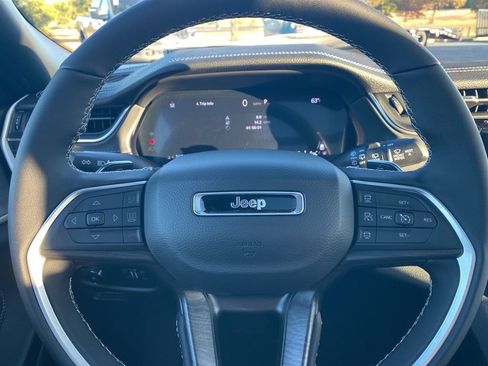 New 2025 Jeep Grand Cherokee L Limited w/ Luxury Tech Group II image 17