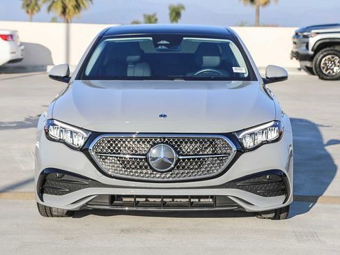 Used 2025 Mercedes-Benz E 350 Sedan image 2