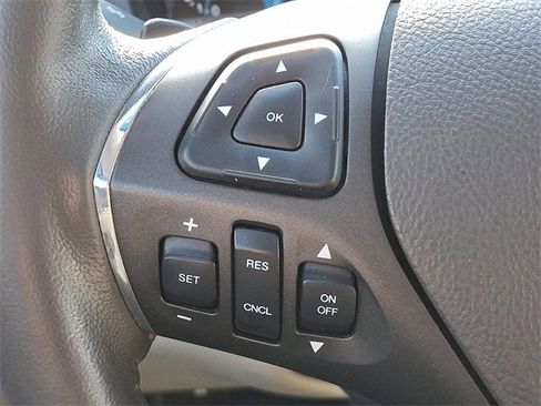 Used 2013 Lincoln MKS AWD image 21