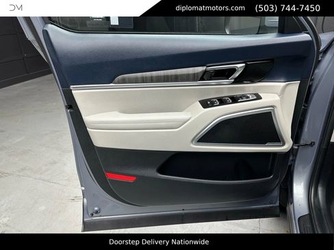 Used 2023 Kia Telluride EX w/ EX Captain's Chair Package image 23