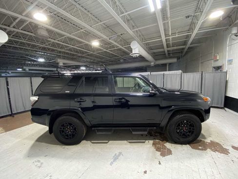 Used 2023 Toyota 4Runner SR5 Premium w/ Moonroof Package AWD/4WD image 26