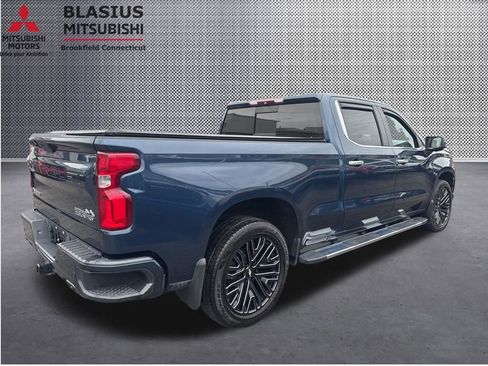 Used 2019 Chevrolet Silverado 1500 High Country w/ Technology Package AWD/4WD image 6