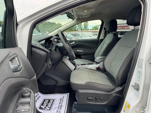 Used 2016 Ford Escape SE w/ Equipment Group 201A FWD image 15