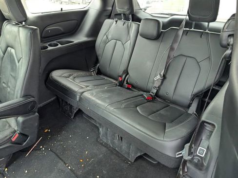 Used 2021 Chrysler Pacifica Touring-L w/ Uconnect Theater Family Group image 16