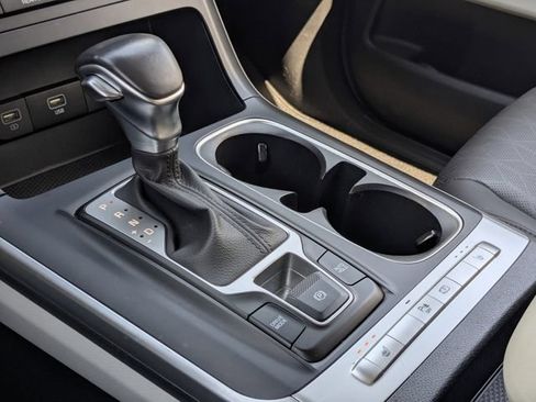 Certified 2024 Kia Carnival LX FWD image 29