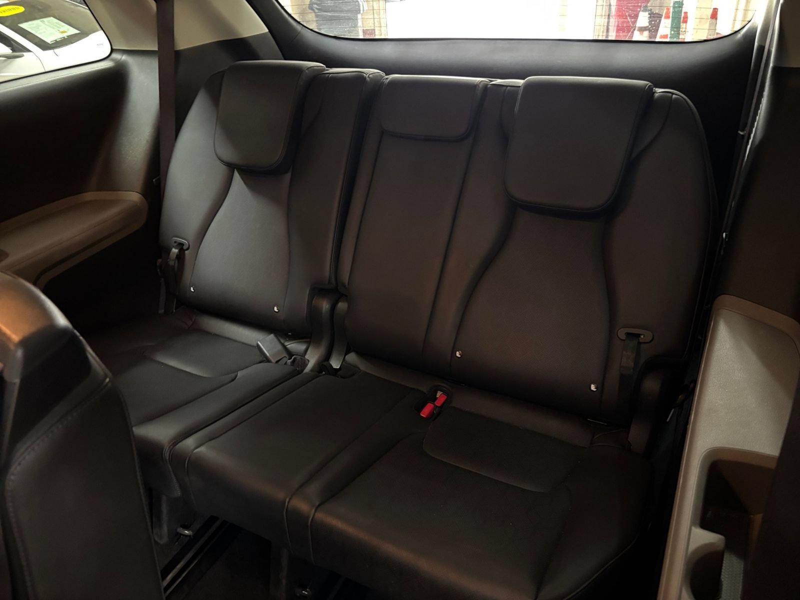 Used 2026 Kia Carnival FWD image 30
