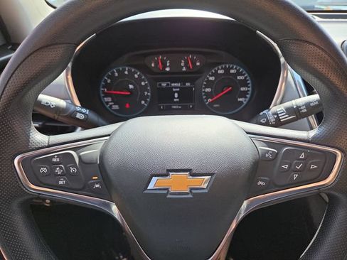 Used 2021 Chevrolet Equinox LS w/ LS Convenience Package FWD image 18