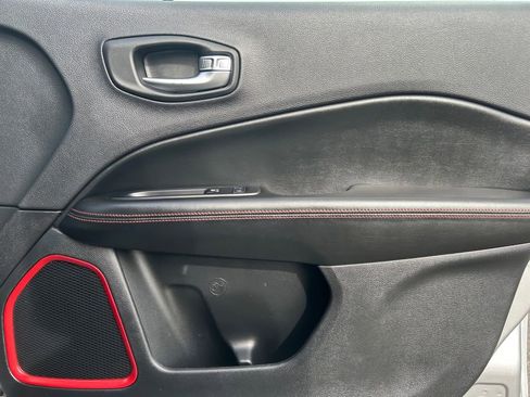 Used 2020 Jeep Compass Trailhawk image 25