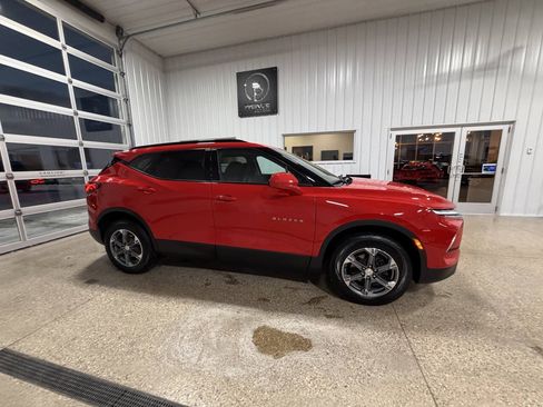 Used 2024 Chevrolet Blazer LT w/ Convenience Package FWD image 7