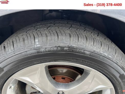 Used 2011 Toyota Venza AWD w/ Comfort Pkg image 12