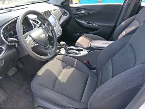 Used 2025 Chevrolet Malibu LT FWD image 9