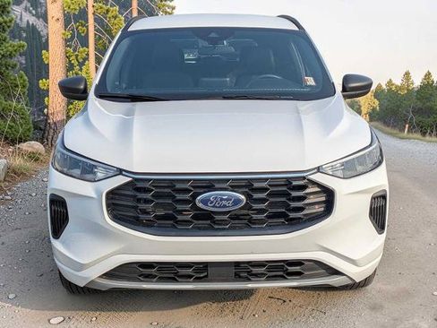 Certified 2023 Ford Escape ST-Line AWD/4WD image 9