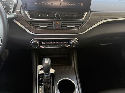 Used 2025 Nissan Altima 2.5 SV w/ SV Special Edition Package FWD image 18