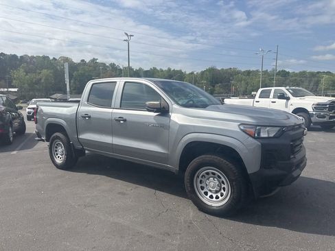 Used 2023 Chevrolet Colorado W/T image 2