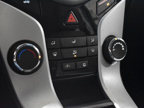 Used 2015 Chevrolet Cruze LT image 15