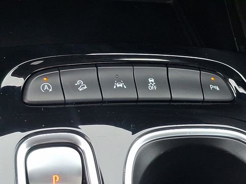 Used 2023 Buick Envision Essence w/ Sport Touring Package AWD/4WD image 25
