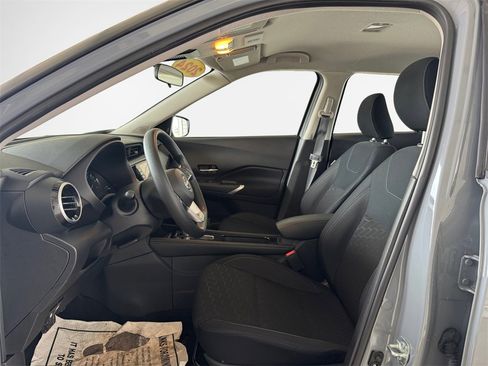 Used 2024 Nissan Kicks SV image 12