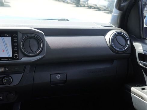 Used 2021 Toyota Tacoma TRD Off-Road w/ TRD Premium Off Road Package image 23