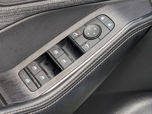 Used 2023 Nissan Rogue SV FWD image 12