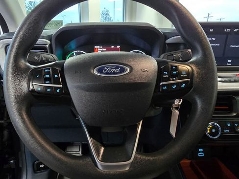 Used 2023 Ford Maverick XLT image 25