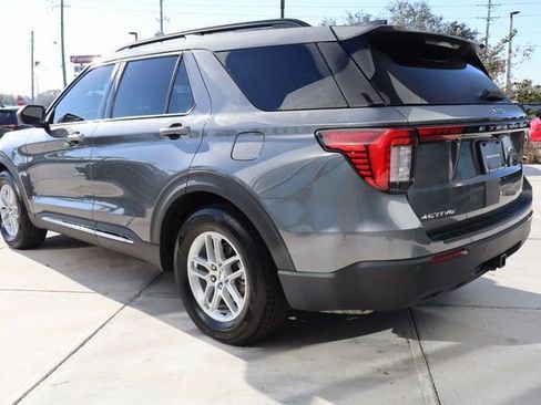Used 2025 Ford Explorer Active image 6