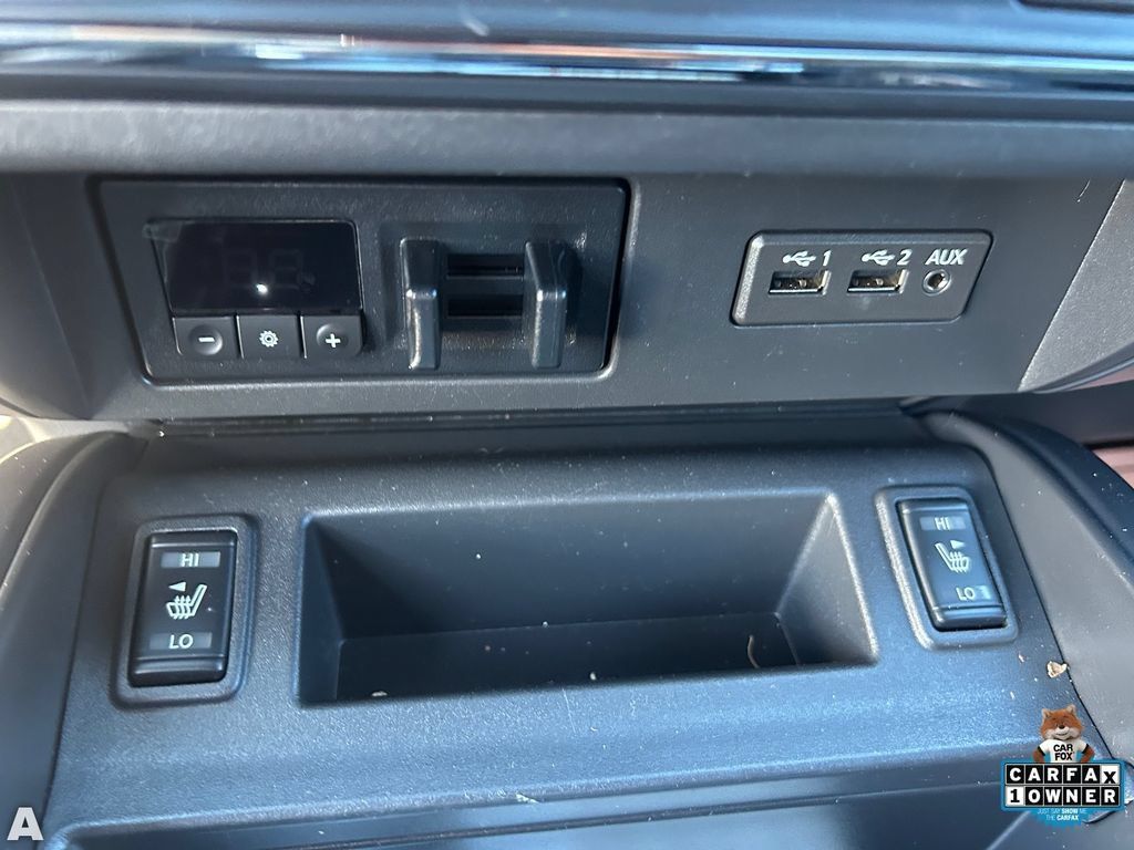 Used 2019 Nissan Titan SL w/ Midnight Edition AWD/4WD image 27