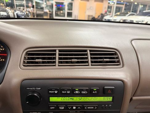 Used 1995 Lexus ES 330 FWD image 16
