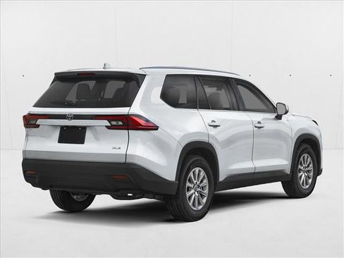 New 2026 Toyota Grand Highlander FWD image 2