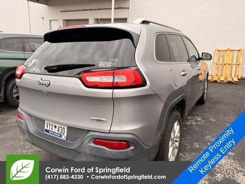 Used 2016 Jeep Cherokee Latitude w/ Comfort/Convenience Group image 9