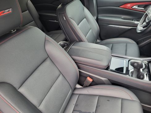 Used 2025 Chevrolet Traverse Z71 AWD/4WD image 13