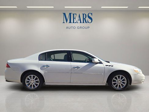 Used 2011 Buick Lucerne CXL image 6