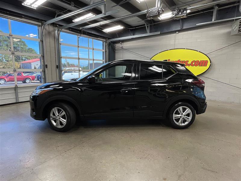 Used 2021 Nissan Kicks S FWD image 2