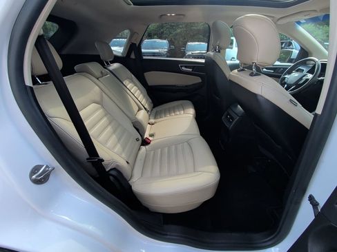 Used 2017 Ford Edge SEL w/ Equipment Group 201A AWD/4WD image 15